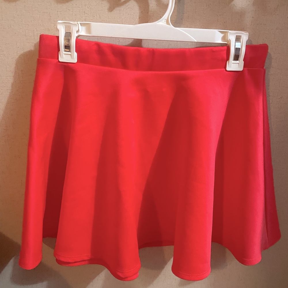 BODYCENTRAL skater/circle skirt hot pink, size Large, only wore to try on.